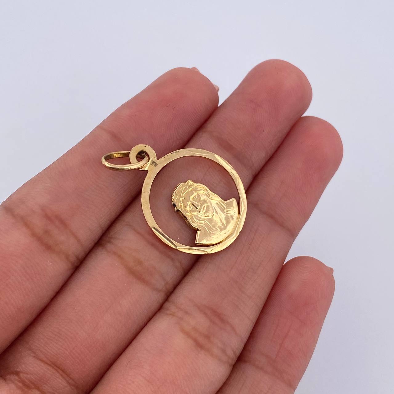 Dije Rostro Cristo 1.95gr / 2.7cm / Circulo Oro Amarillo 18K & Dije Rostro Cristo 1.95gr / 2.7cm / Circulo Oro Amarillo 18K &