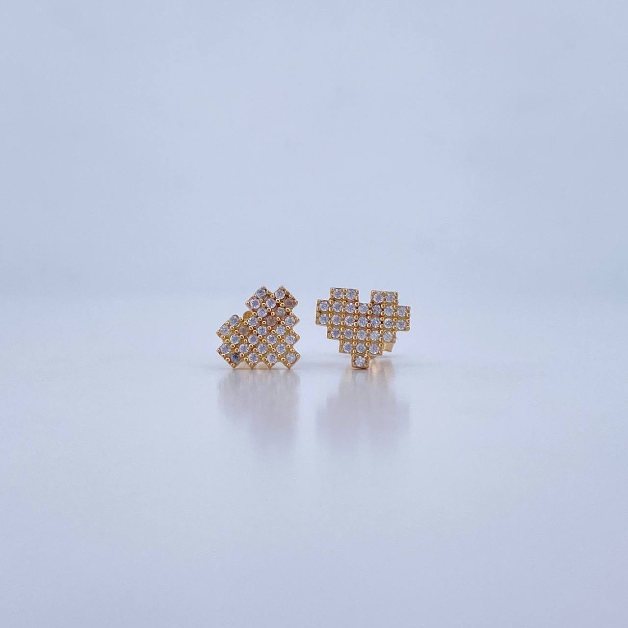 Topos Corazon Pixeliado 2.1gr / Circones Blancos Oro Amarillo 18K & Topos Corazon Pixeliado 2.1gr / Circones Blancos Oro Amarillo 18K &