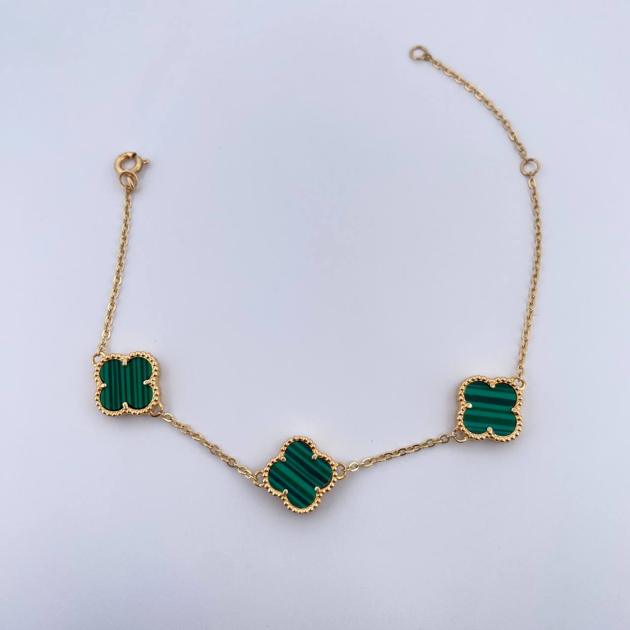 Pulso Espiga Trebol 5.35gr / 17cm-19cm / 1.6mm Malaquita Verde Oro Amarillo Nac.Esp. 18K $ Pulso Espiga Trebol 5.35gr / 17cm-19cm / 1.6mm Malaquita Verde Oro Amarillo Nac.Esp. 18K $