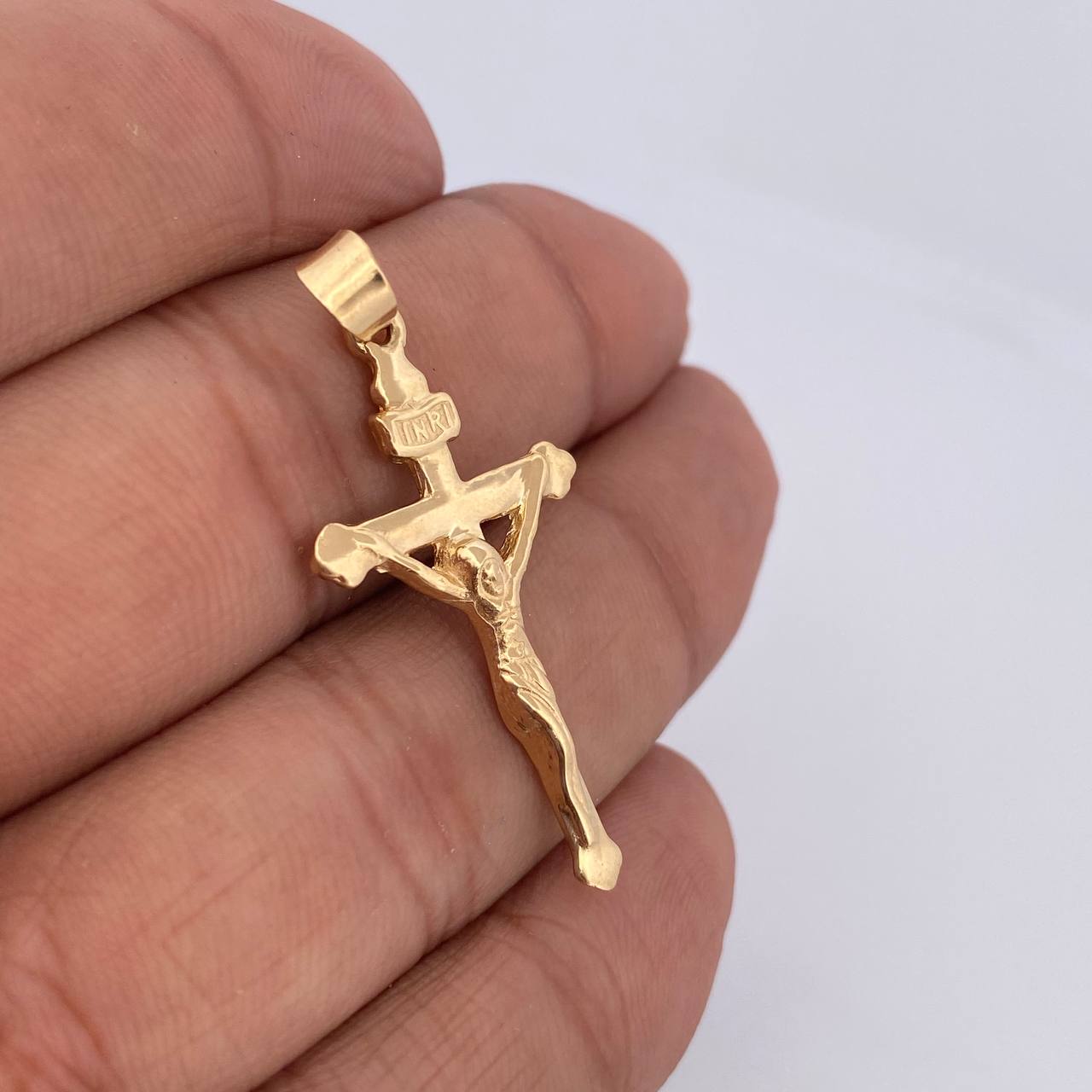 Dije Cruz Cristo  3.6gr / 4.2cm / Oro 18K & Dije Cruz Cristo  3.6gr / 4.2cm / Oro 18K &