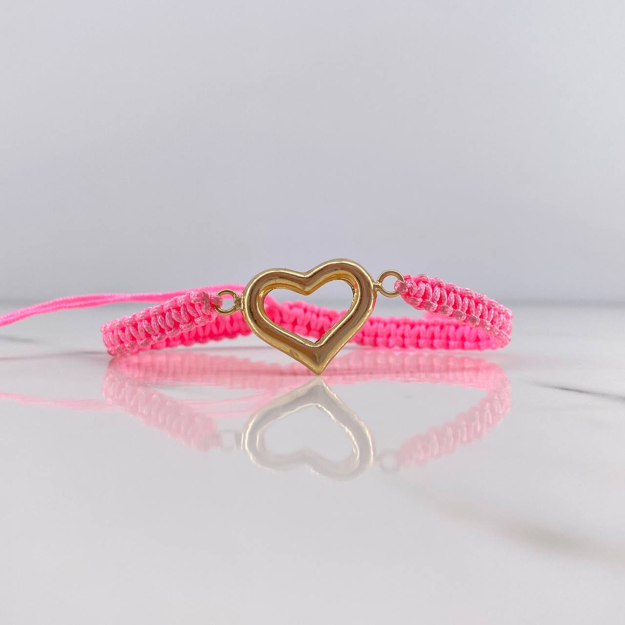 Pulsera Rosada Silueta Corazon 1.15gr / 2.3cm / Lisa Oro Amarillo 18K $ Pulsera Rosada Silueta Corazon 1.15gr / 2.3cm / Lisa Oro Amarillo 18K $