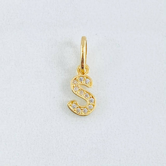 Dije Letra S 0.55gr / 1.6cm / Oro Amarillo 18K ©