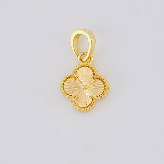 Dije Trebol Diamantado 1.35g / 1.7cm Oro Amarillo 18K
