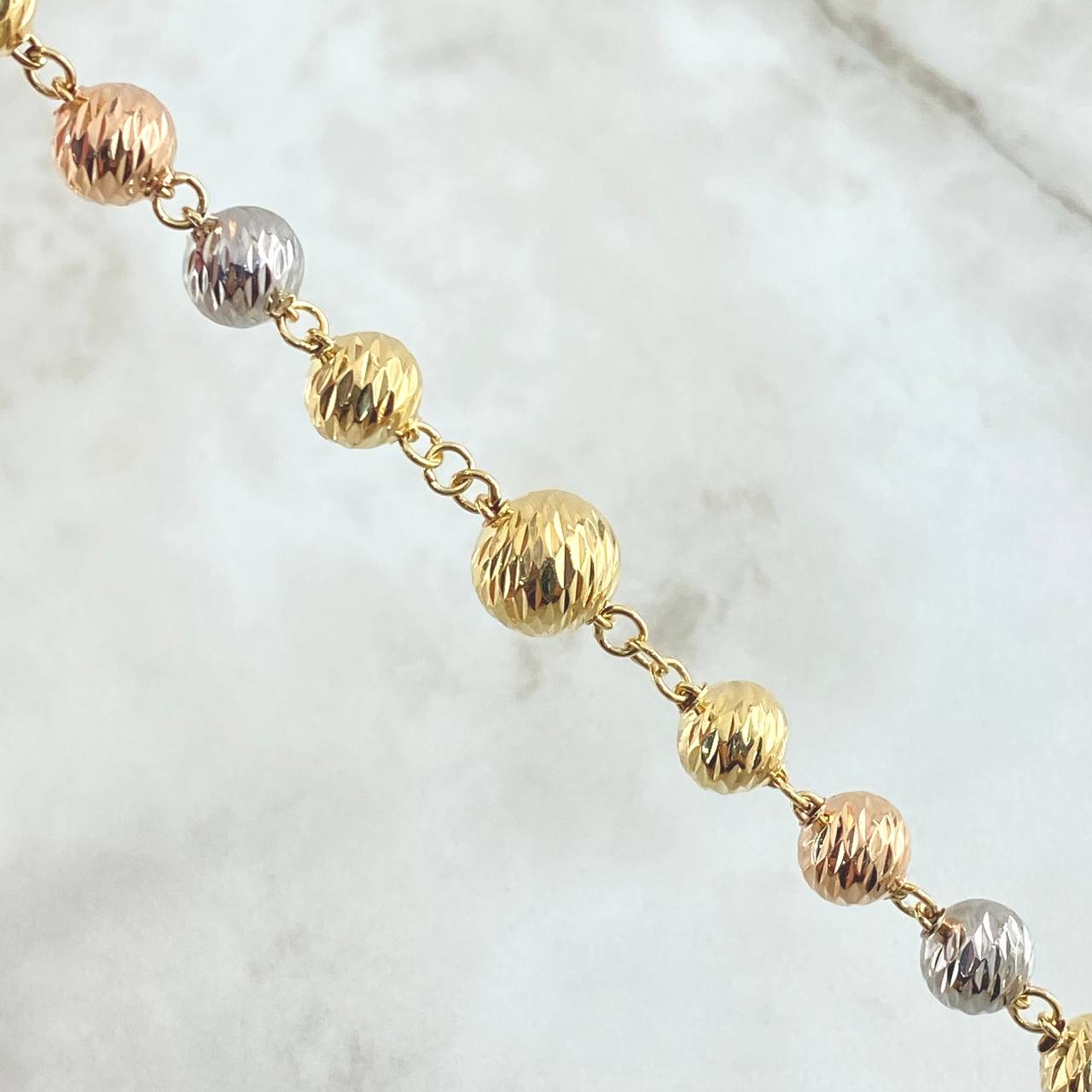 Rosario Virgen Milagrosa 45.9gr / 65cm / Oro 18K © Rosario Virgen Milagrosa 45.9gr / 65cm / Oro 18K ©