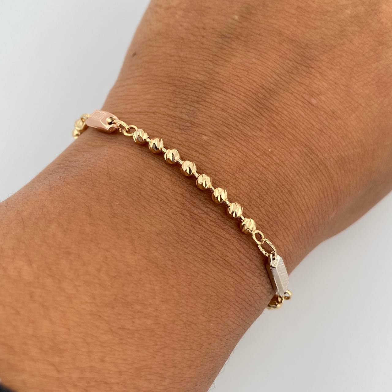 Pulso Militar Eslabon Rectangular 7.4gr / 21.5cm / 3mm Diamantanda Tres Oros 18K $ Pulso Militar Eslabon Rectangular 7.4gr / 21.5cm / 3mm Diamantanda Tres Oros 18K $