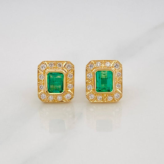 Topos Halo Cuadrado Esmeraldas 1qts Diamantes 24pts 5.95g / 9.8mm Oro Amarillo 18K