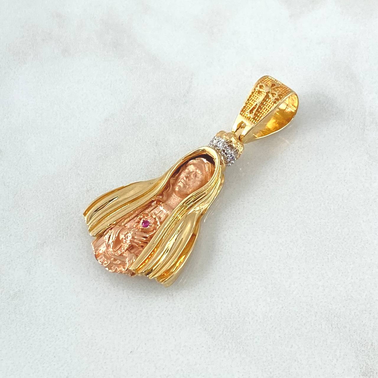Dije Virgen Fatima 8.1gr / 4.2cm / Circones Blancos - Fucsia Dos Oros Amarillo Rosa 18K Dije Virgen Fatima 8.1gr / 4.2cm / Circones Blancos - Fucsia Dos Oros Amarillo Rosa 18K