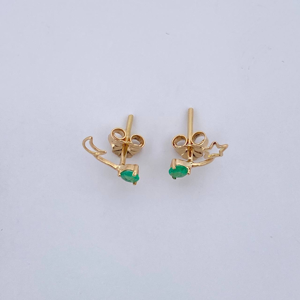 Topos Luna Y Estrella 0.85gr / Esmeralda 21 Pts Oro Amarillo 18K (Joya) & Topos Luna Y Estrella 0.85gr / Esmeralda 21 Pts Oro Amarillo 18K (Joya) &