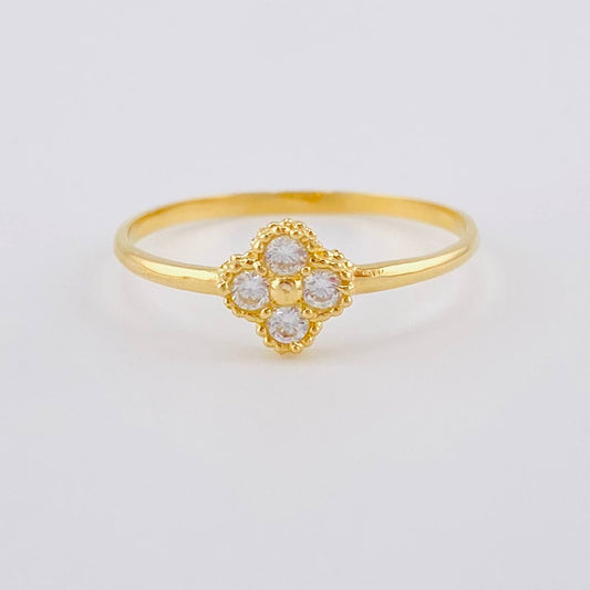 Anillo Flor Trebol 1.2 g / T7 3/4 Oro Amarillo 18K