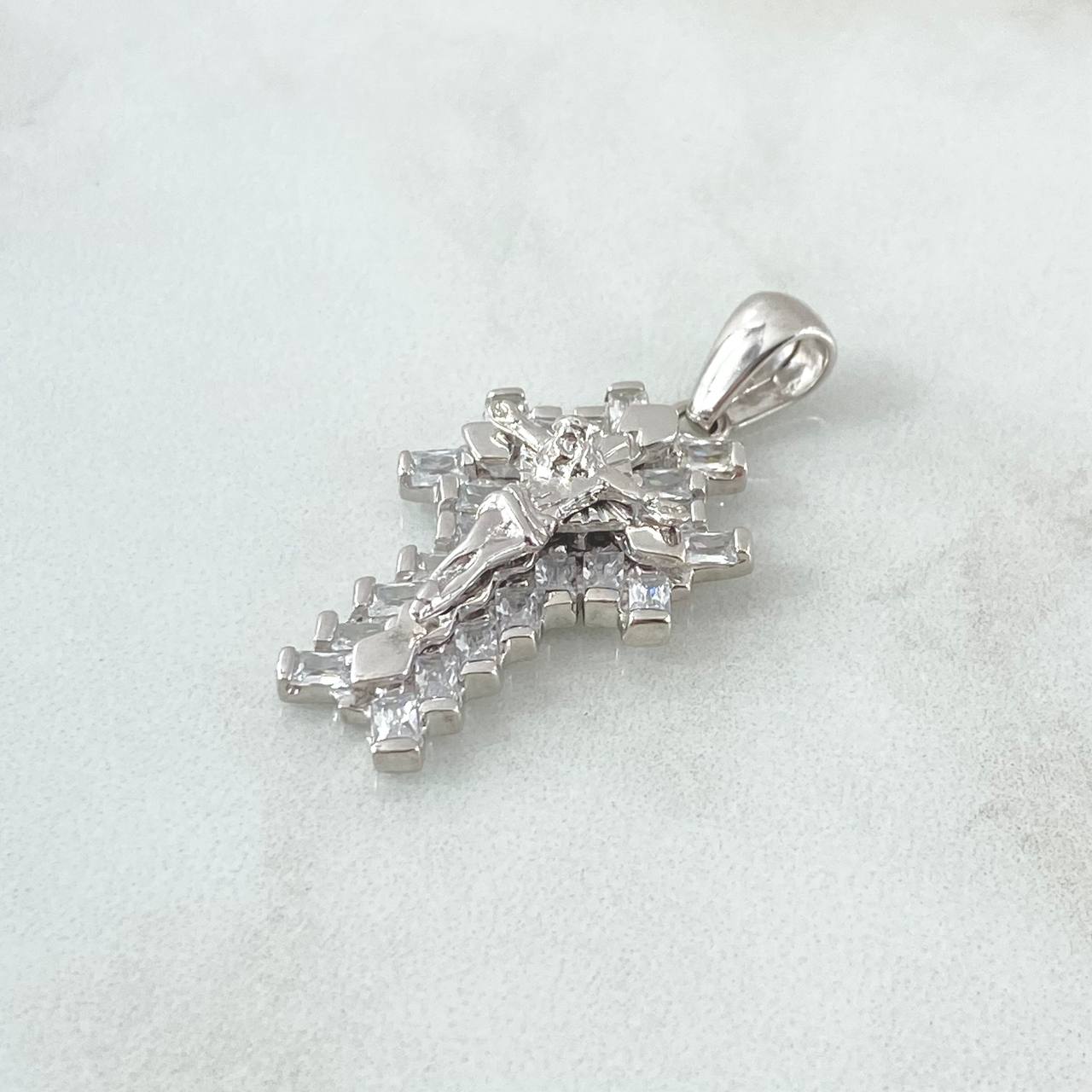 Dije Cruz Cristo Escarchada 7.75gr / 3.4cm / Oro Blanco 18K © Dije Cruz Cristo Escarchada 7.75gr / 3.4cm / Oro Blanco 18K ©