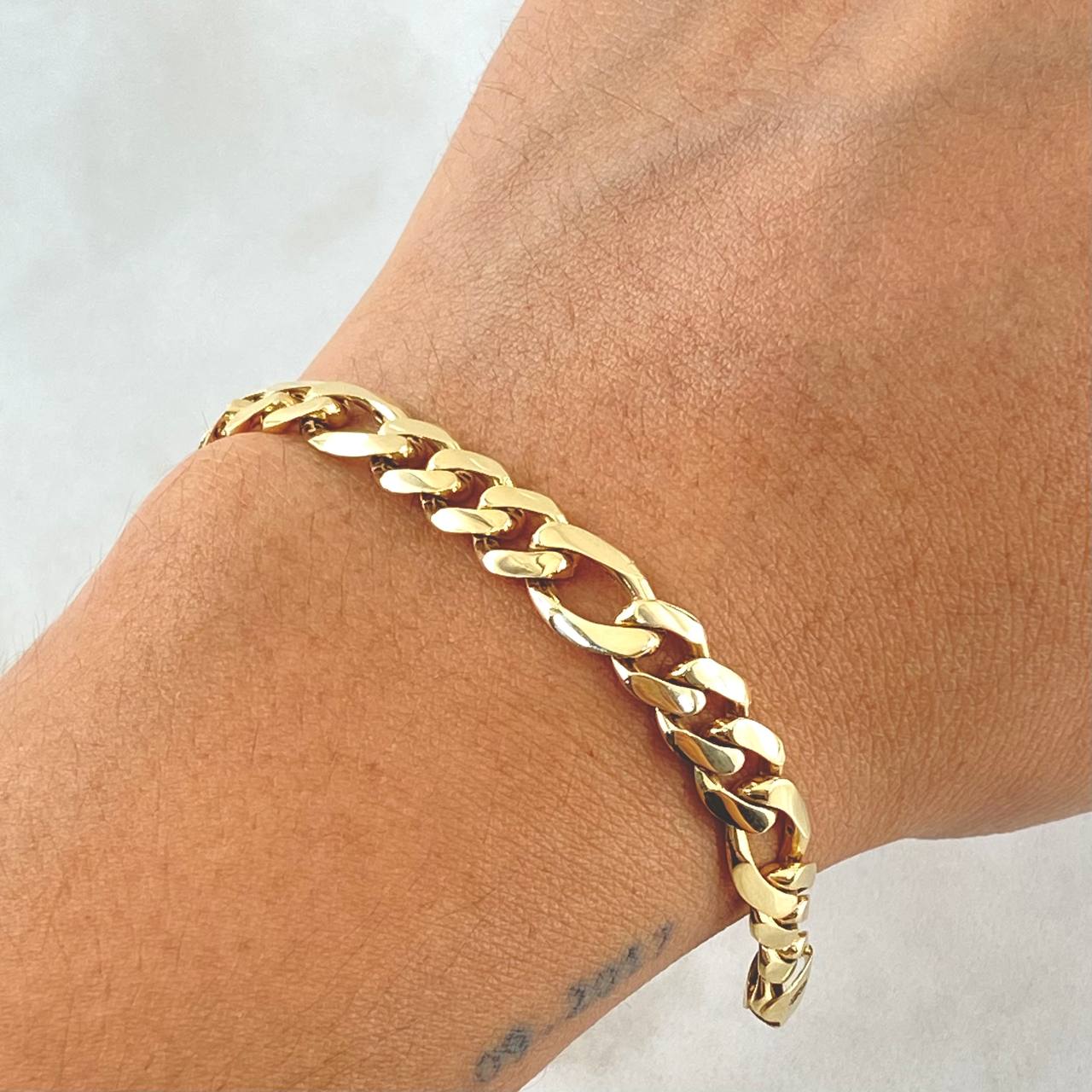 Pulso Figaro 7.3gr / 15.5cm / 6.8mm Oro Amarillo Nac.Esp 18K Pulso Figaro 7.3gr / 15.5cm / 6.8mm Oro Amarillo Nac.Esp 18K