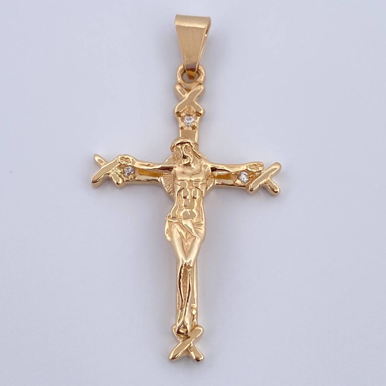 Dije Cruz Cristo X 5.3gr / 4.5cm / Circones Blancos Oro Amarillo 18K $ Dije Cruz Cristo X 5.3gr / 4.5cm / Circones Blancos Oro Amarillo 18K $