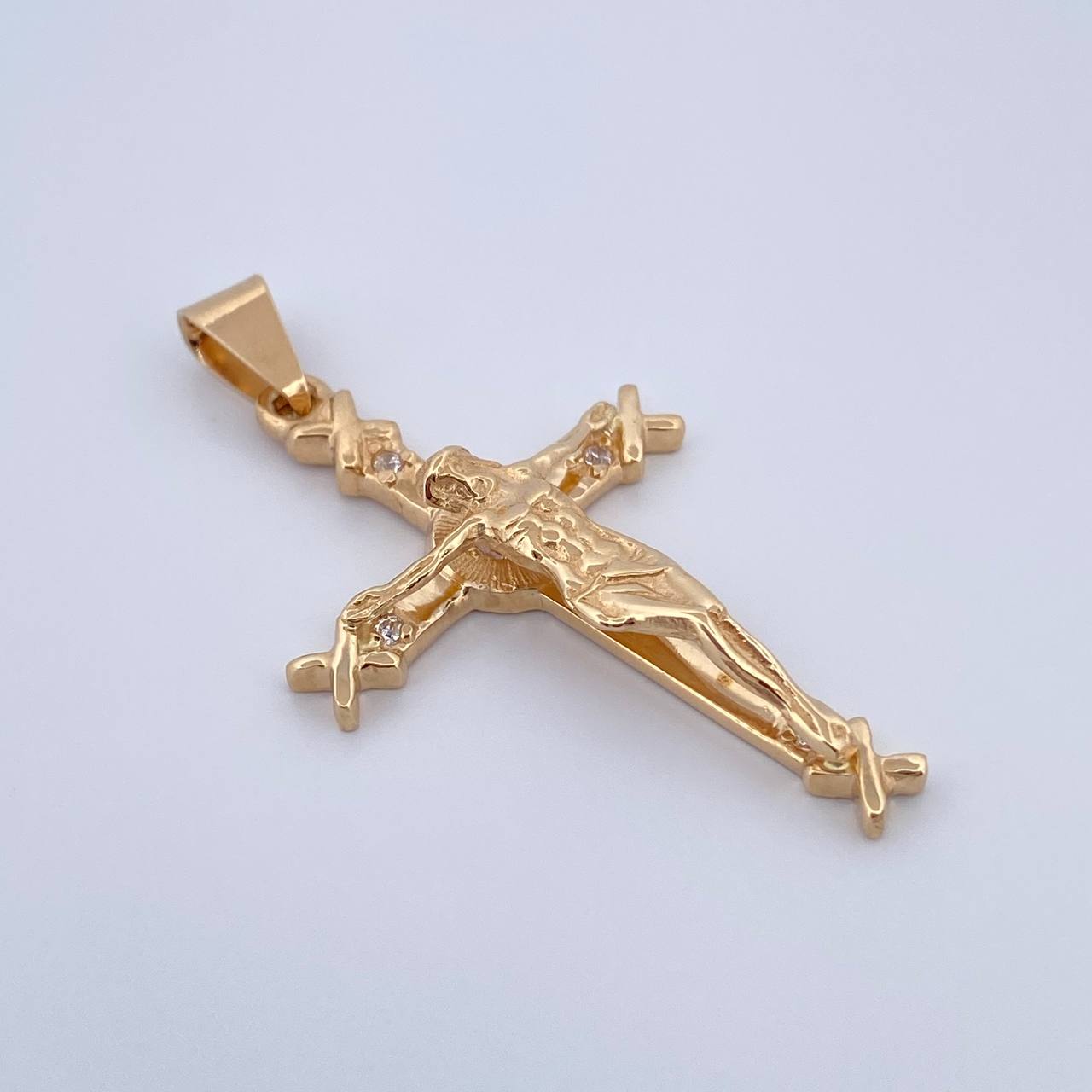 Dije Cruz Cristo X 5.3gr / 4.5cm / Circones Blancos Oro Amarillo 18K $ Dije Cruz Cristo X 5.3gr / 4.5cm / Circones Blancos Oro Amarillo 18K $