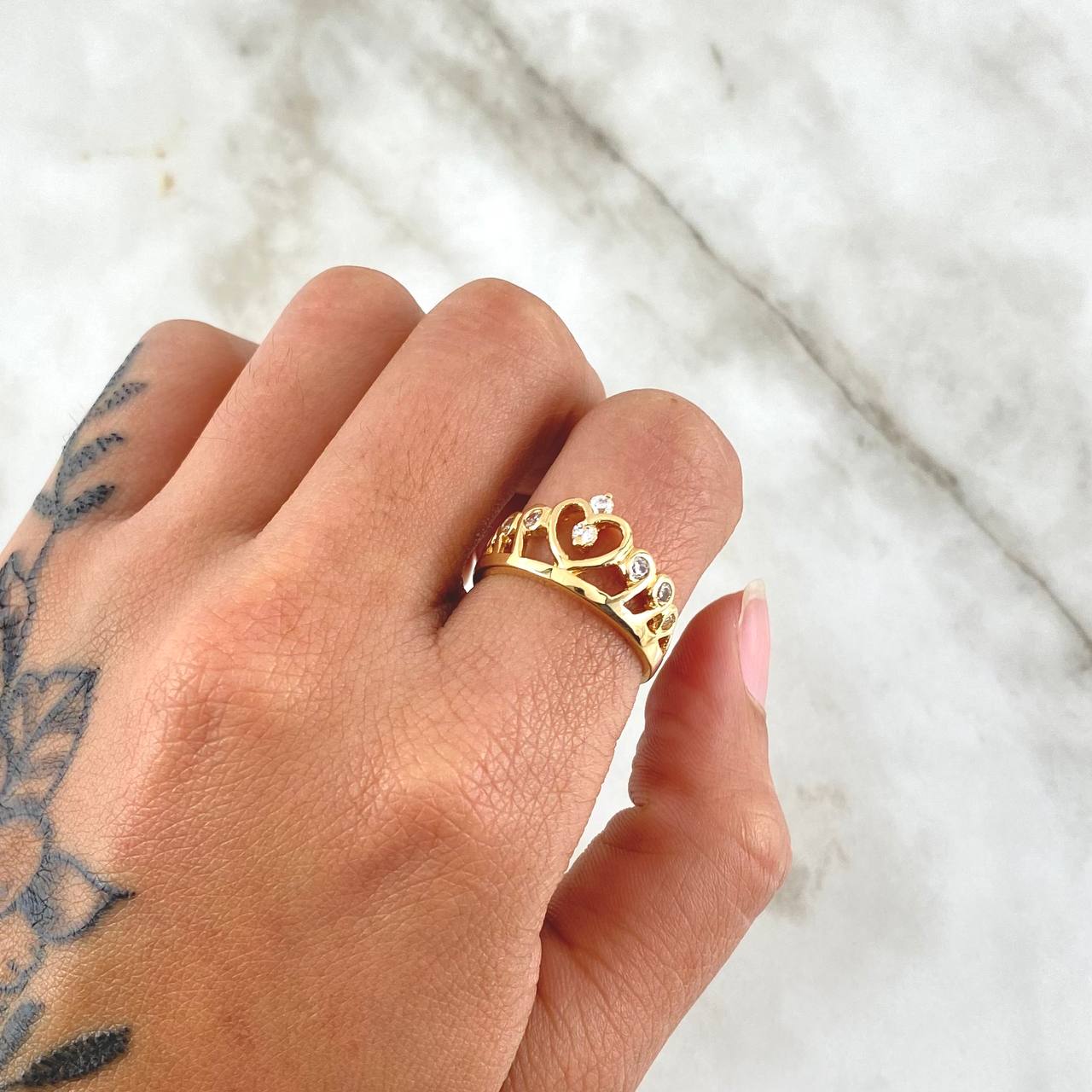 Anillo Corona Corazón 2.8gr / T6 3/4 / Circones Blancos Oro Amarillo 18K Anillo Corona Corazón 2.8gr / T6 3/4 / Circones Blancos Oro Amarillo 18K