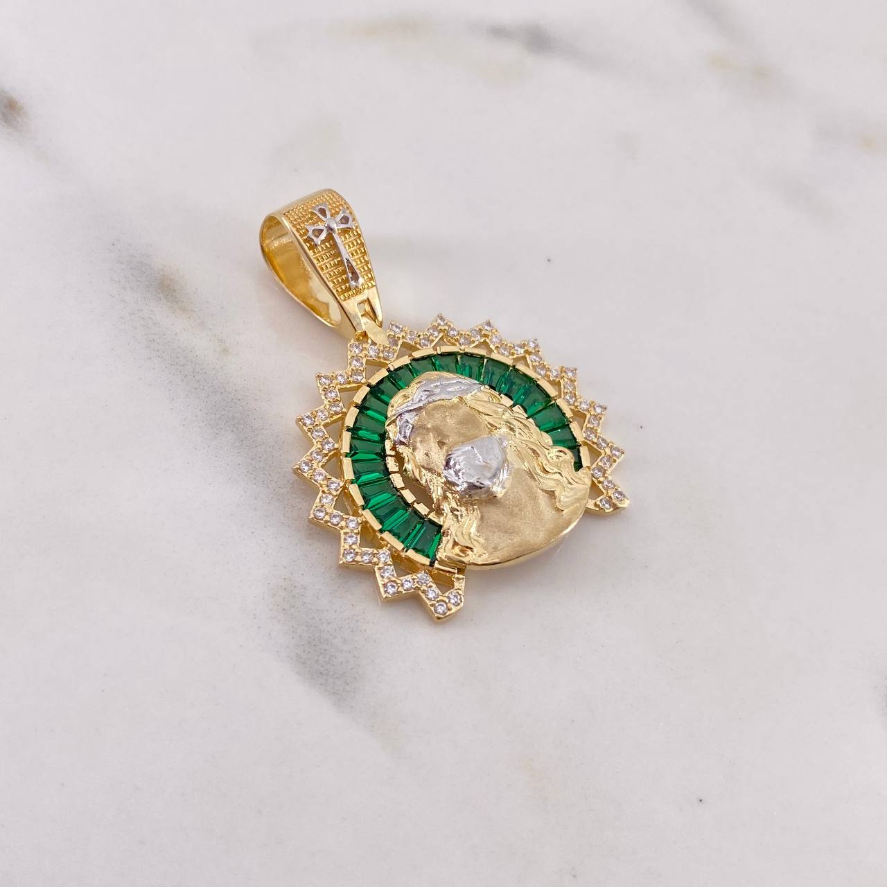 Dije Rostro Cristo 7.3gr / 3.4cm / Circones Verdes Blancos Dos Oros Amarillo Blanco 18K & Dije Rostro Cristo 7.3gr / 3.4cm / Circones Verdes Blancos Dos Oros Amarillo Blanco 18K &