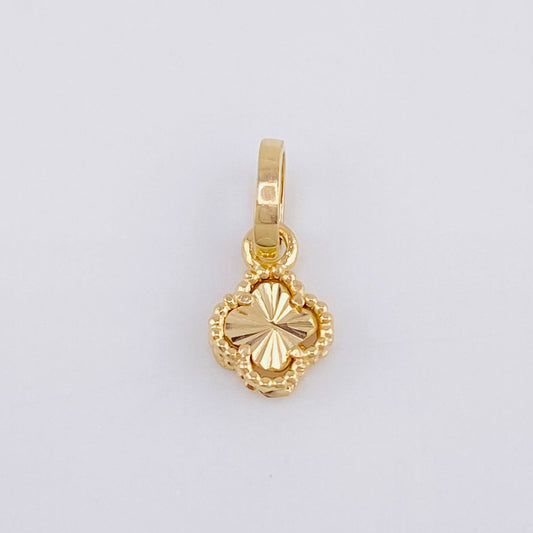 Dije Trebol Diamantado 0.5 g / 1.2 cm Oro Amarillo 18K