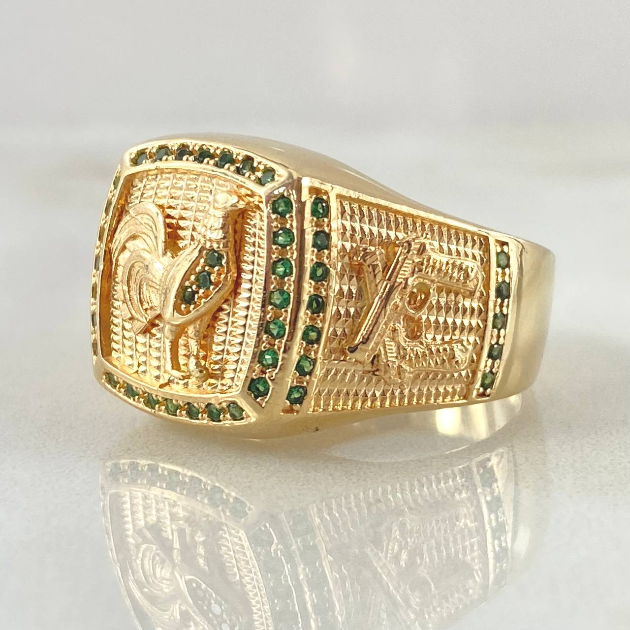 Anillo Gallo Armas 11gr / T11 / Oro Amarillo 18K Anillo Gallo Armas 11gr / T11 / Oro Amarillo 18K