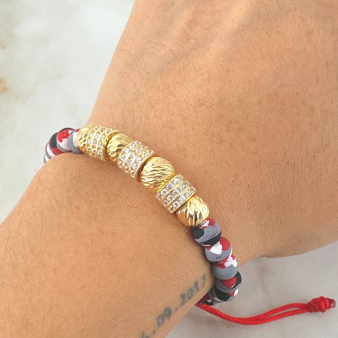 Pulsera Roja Herrajes Cilindros Triple Carril 5.1gr / Oro Amarillo 18K * Pulsera Roja Herrajes Cilindros Triple Carril 5.1gr / Oro Amarillo 18K *