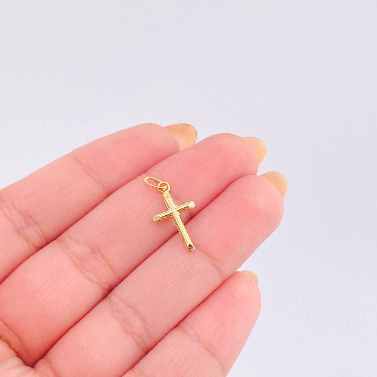 Dije Cruz 0.3gr / 2cm / Oro Amarillo 18K * Dije Cruz 0.3gr / 2cm / Oro Amarillo 18K *