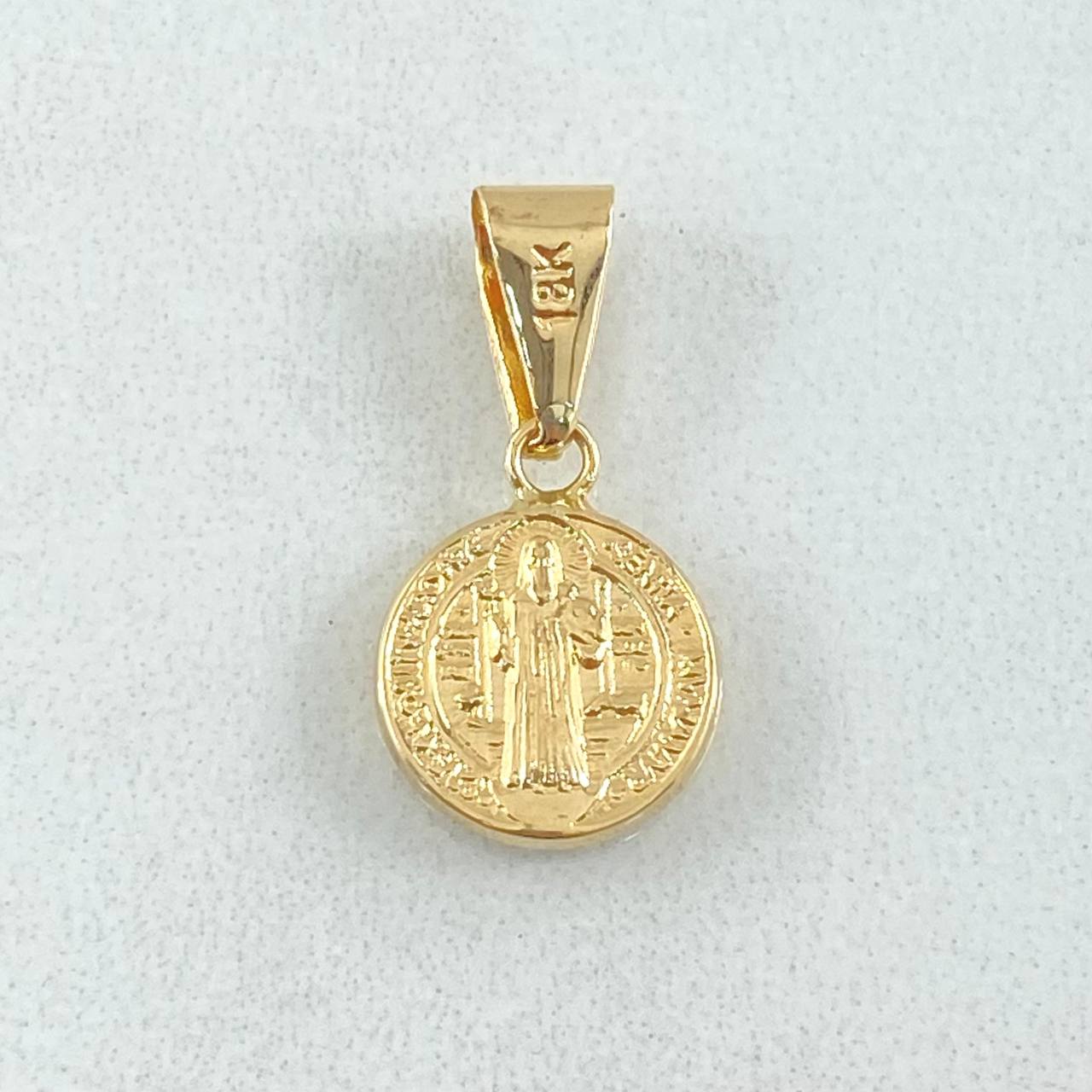 Dije San Benito 0.6gr / 1.9cm / Oro Amarillo 18K * Dije San Benito 0.6gr / 1.9cm / Oro Amarillo 18K *