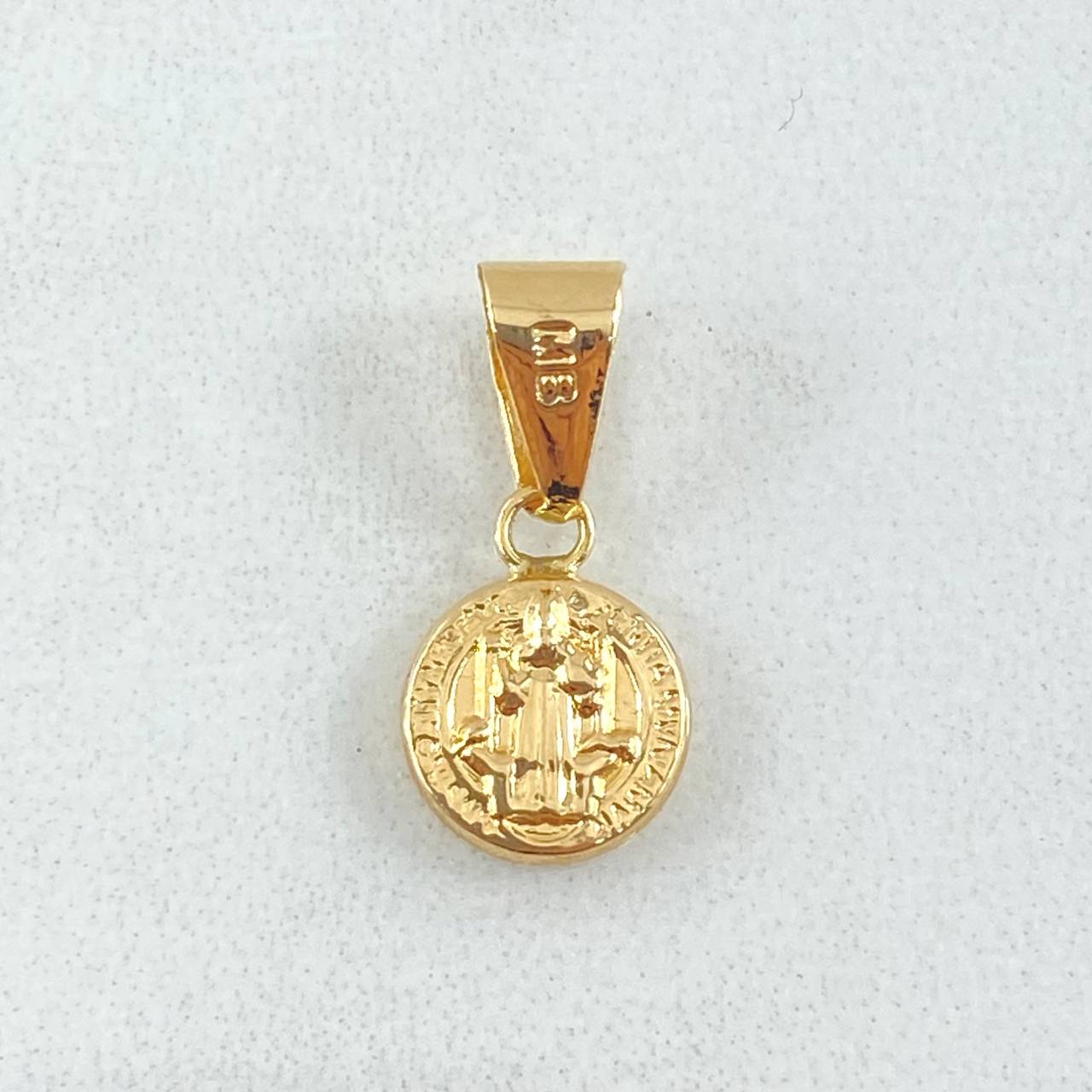 Dije San Benito 0.45gr / 1.7cm / Oro Amarillo 18K * Dije San Benito 0.45gr / 1.7cm / Oro Amarillo 18K *