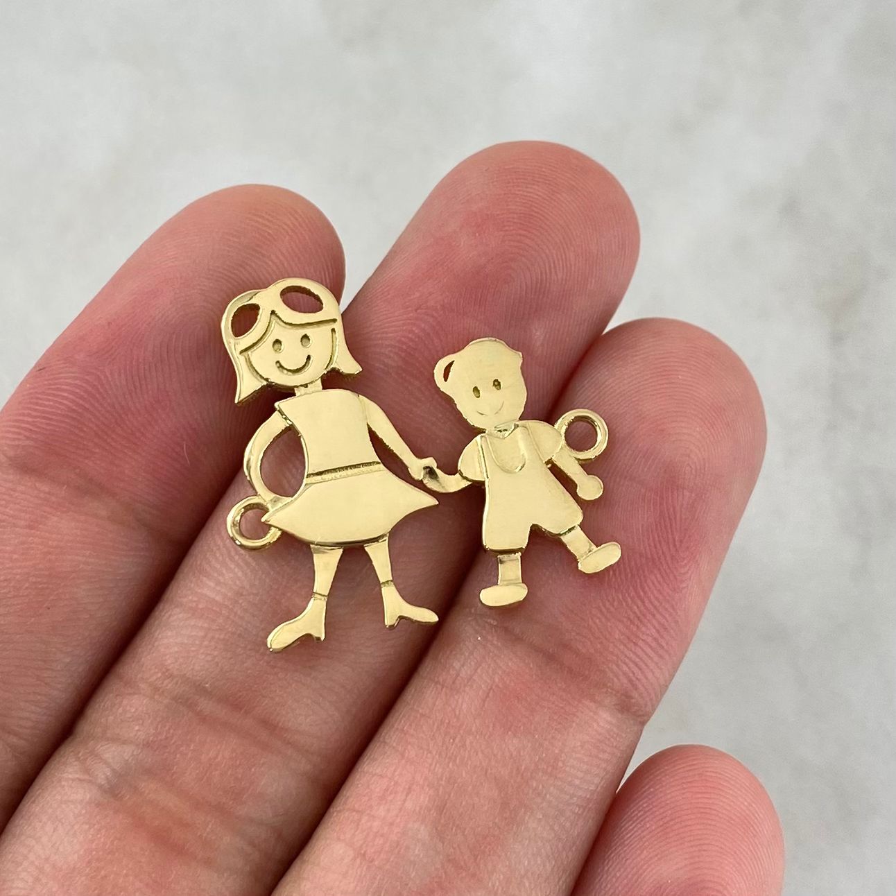 Herraje Familia por Fabricacion Bajo Pedido 4.0gr Oro Amarillo Herraje Familia por Fabricacion Bajo Pedido 4.0gr Oro Amarillo