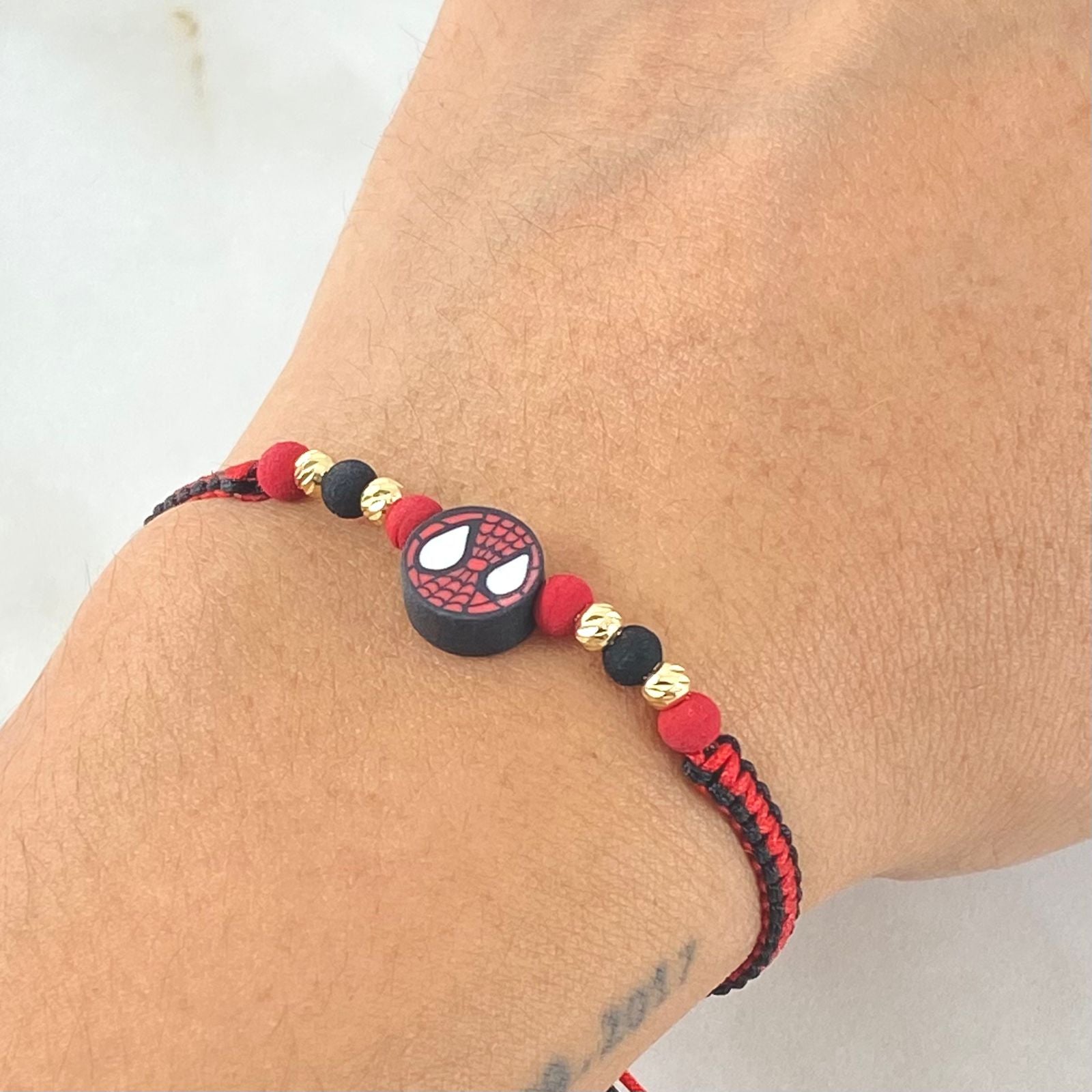 Pulsera Roja Mascara Super Héroe 4 Und Oro 18K (A.C) Pulsera Roja Mascara Super Héroe 4 Und Oro 18K (A.C)