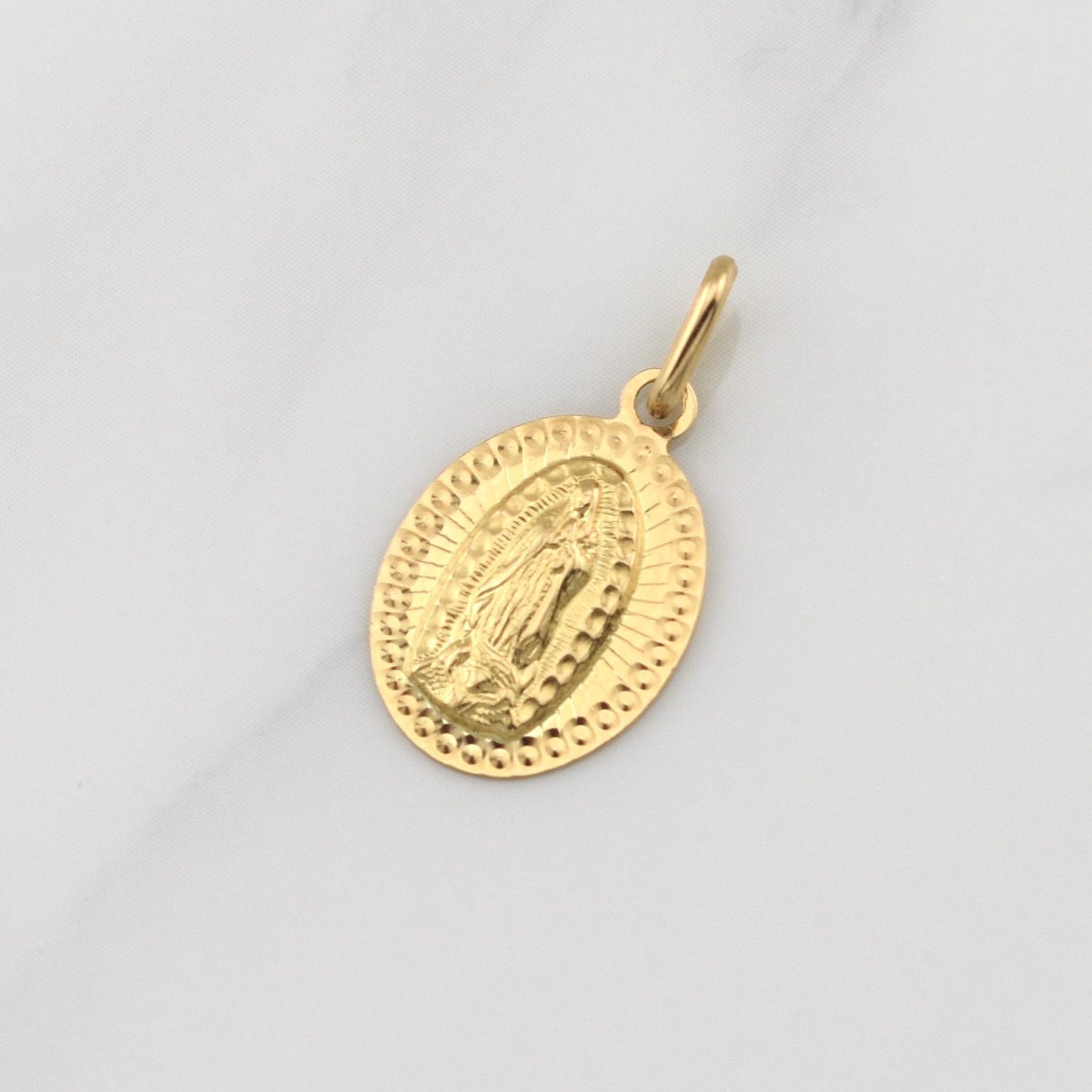 Dije Virgen Guadalupe 1gr / 2.3cm / Oro Amarillo +4 18K Dije Virgen Guadalupe 1gr / 2.3cm / Oro Amarillo +4 18K