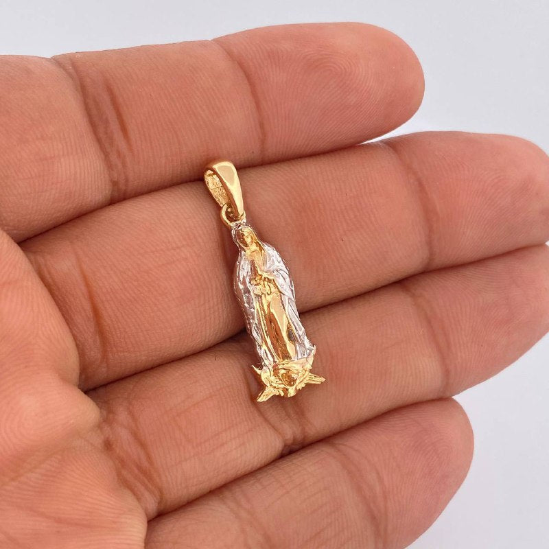 Dije Virgen Guadalupe 2.65gr / 3.1cm / Dos Oros Amarillo Blanco 18K $ Dije Virgen Guadalupe 2.65gr / 3.1cm / Dos Oros Amarillo Blanco 18K $