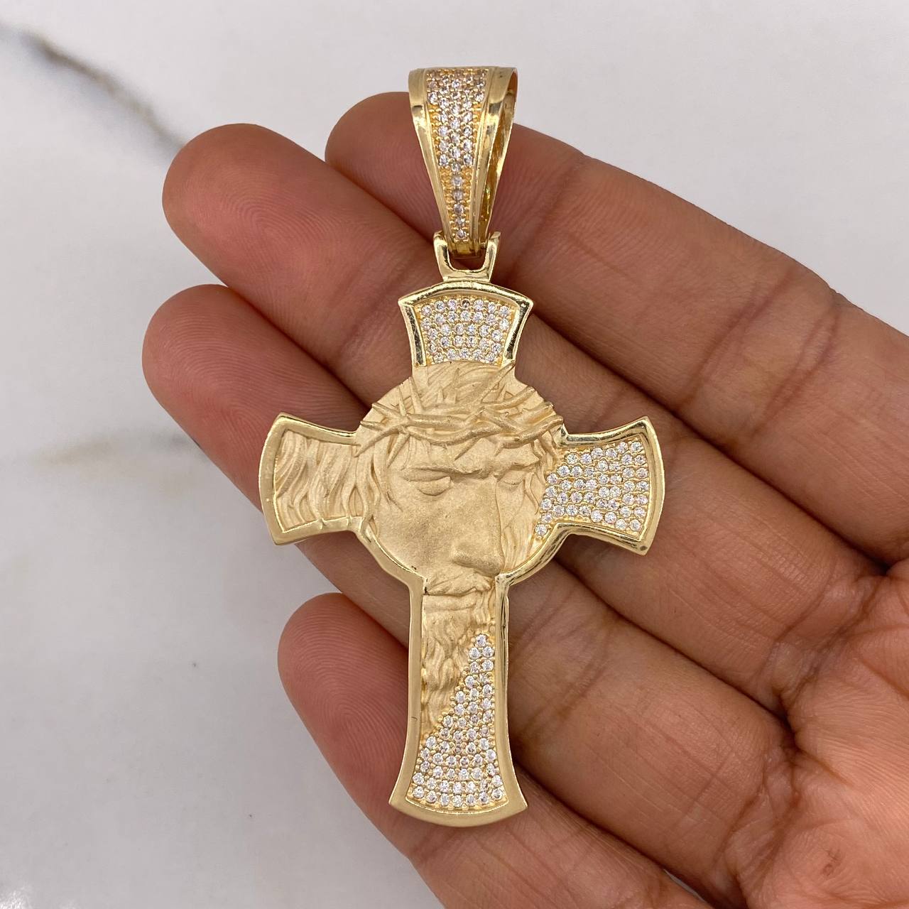 Dije Cruz Rostro Cristo 15.35gr / 6.5cm / Circones Blancos Oro Amarillo $ Dije Cruz Rostro Cristo 15.35gr / 6.5cm / Circones Blancos Oro Amarillo $