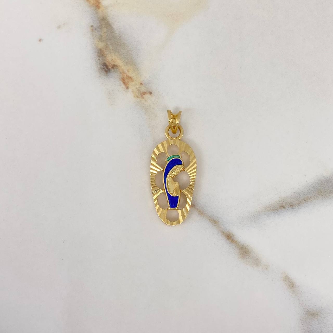Dije Ovalo Virgen Maria 3.15gr / 3.3cm / Diamantada Oro Amarillo $ Dije Ovalo Virgen Maria 3.15gr / 3.3cm / Diamantada Oro Amarillo $