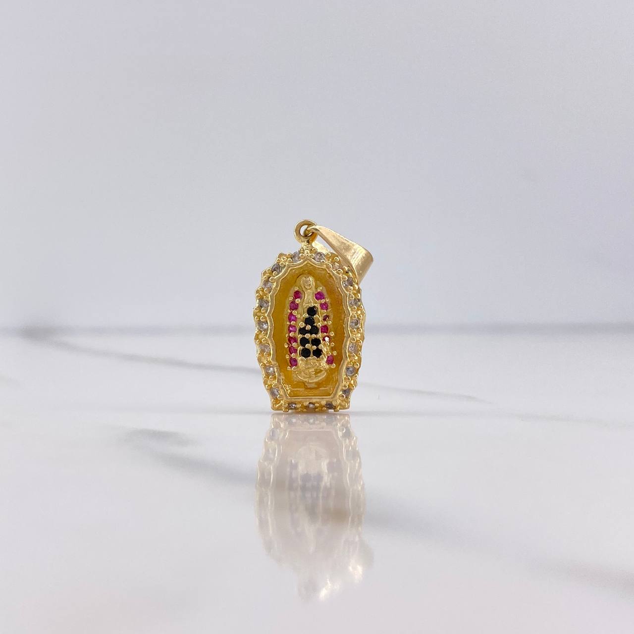 Dije Virgen Guadalupe 3.35gr / 2.5cm / Circones Blancos Negros Fucsias Oro Amarillo & Dije Virgen Guadalupe 3.35gr / 2.5cm / Circones Blancos Negros Fucsias Oro Amarillo &