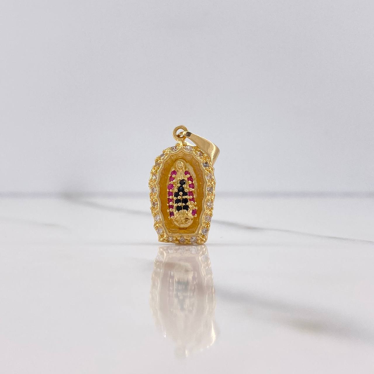 Dije Virgen Guadalupe 3.05gr / 2.6cm / Circones Blancos Fucsias Negros Oro Amarillo & Dije Virgen Guadalupe 3.05gr / 2.6cm / Circones Blancos Fucsias Negros Oro Amarillo &