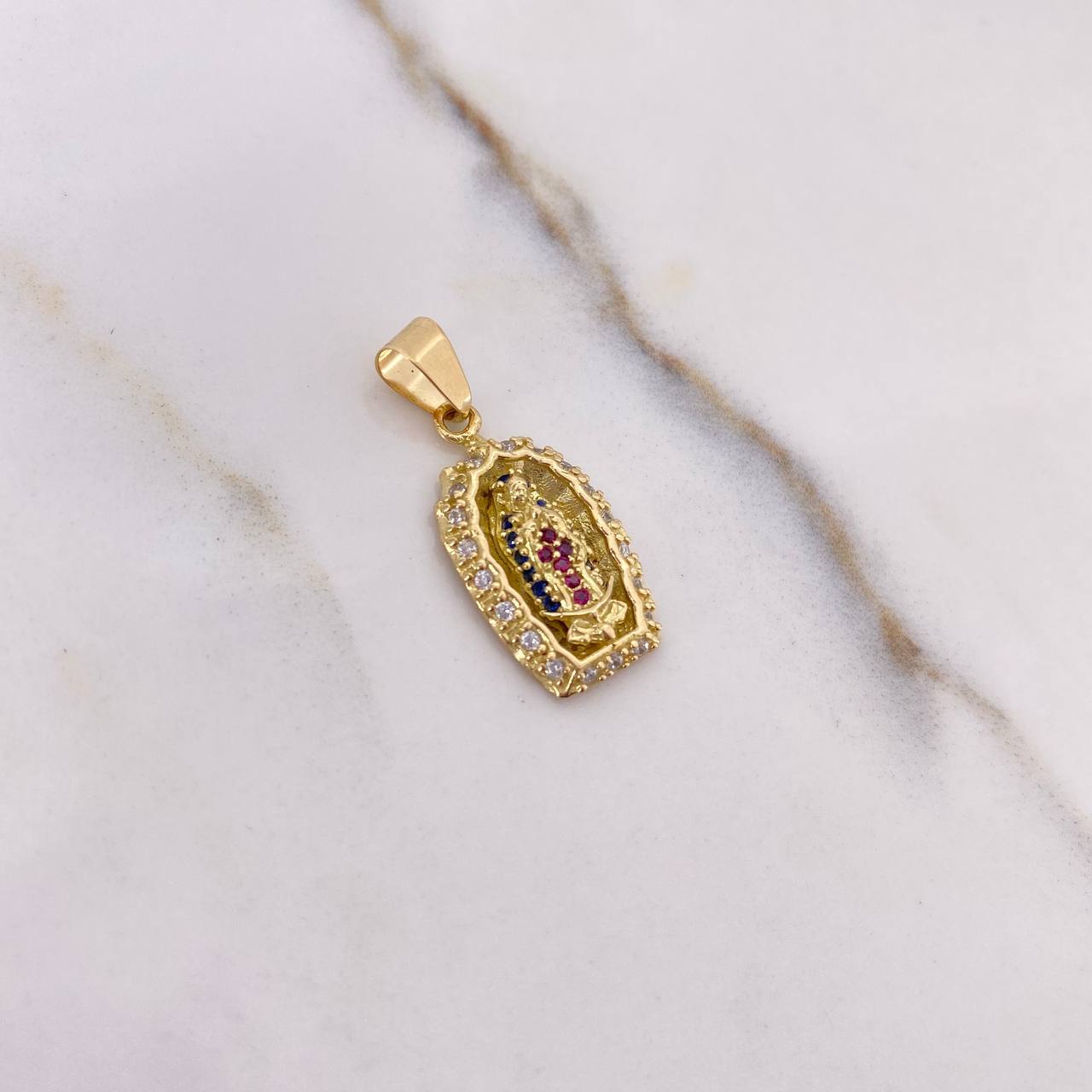 Dije Virgen Guadalupe 3.3gr / 2.5cm / Circones Azules Fucsias Blancos Oro Amarillo $ Dije Virgen Guadalupe 3.3gr / 2.5cm / Circones Azules Fucsias Blancos Oro Amarillo $