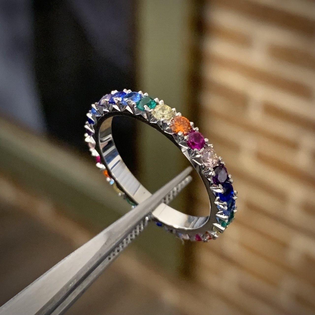 Anillo infinito con piedras por Fabricacion Bajo Pedido a partir de los 5gr Anillo infinito con piedras por Fabricacion Bajo Pedido a partir de los 5gr