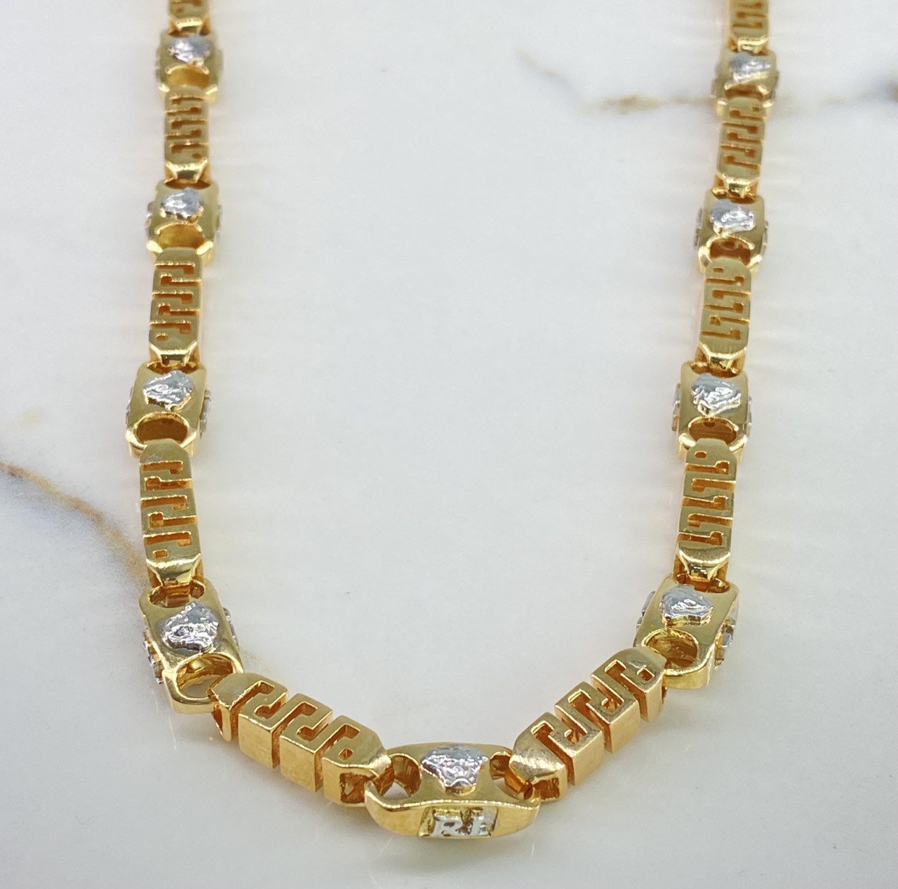 Fabricacion Bajo Pedido Cadena Medusa Greca 132gr / 70cm Dos Oros Amarillo Blanco $ Fabricacion Bajo Pedido Cadena Medusa Greca 132gr / 70cm Dos Oros Amarillo Blanco $