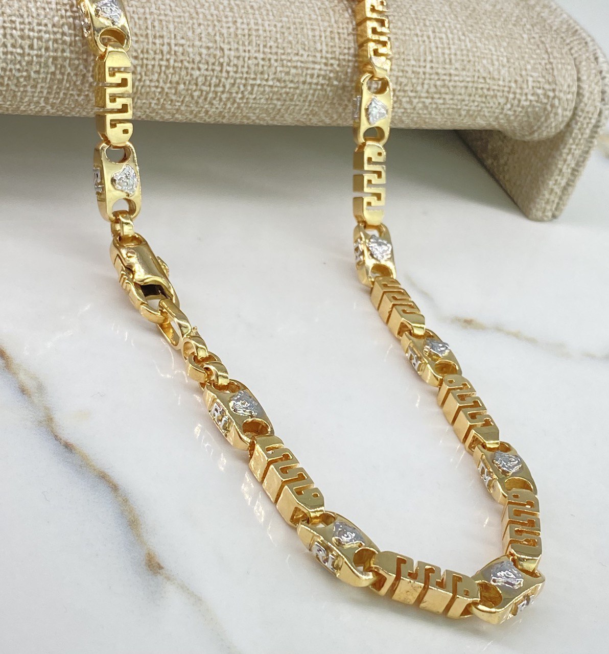 Fabricacion Bajo Pedido Cadena Medusa Greca 132gr / 70cm Dos Oros Amarillo Blanco $ Fabricacion Bajo Pedido Cadena Medusa Greca 132gr / 70cm Dos Oros Amarillo Blanco $