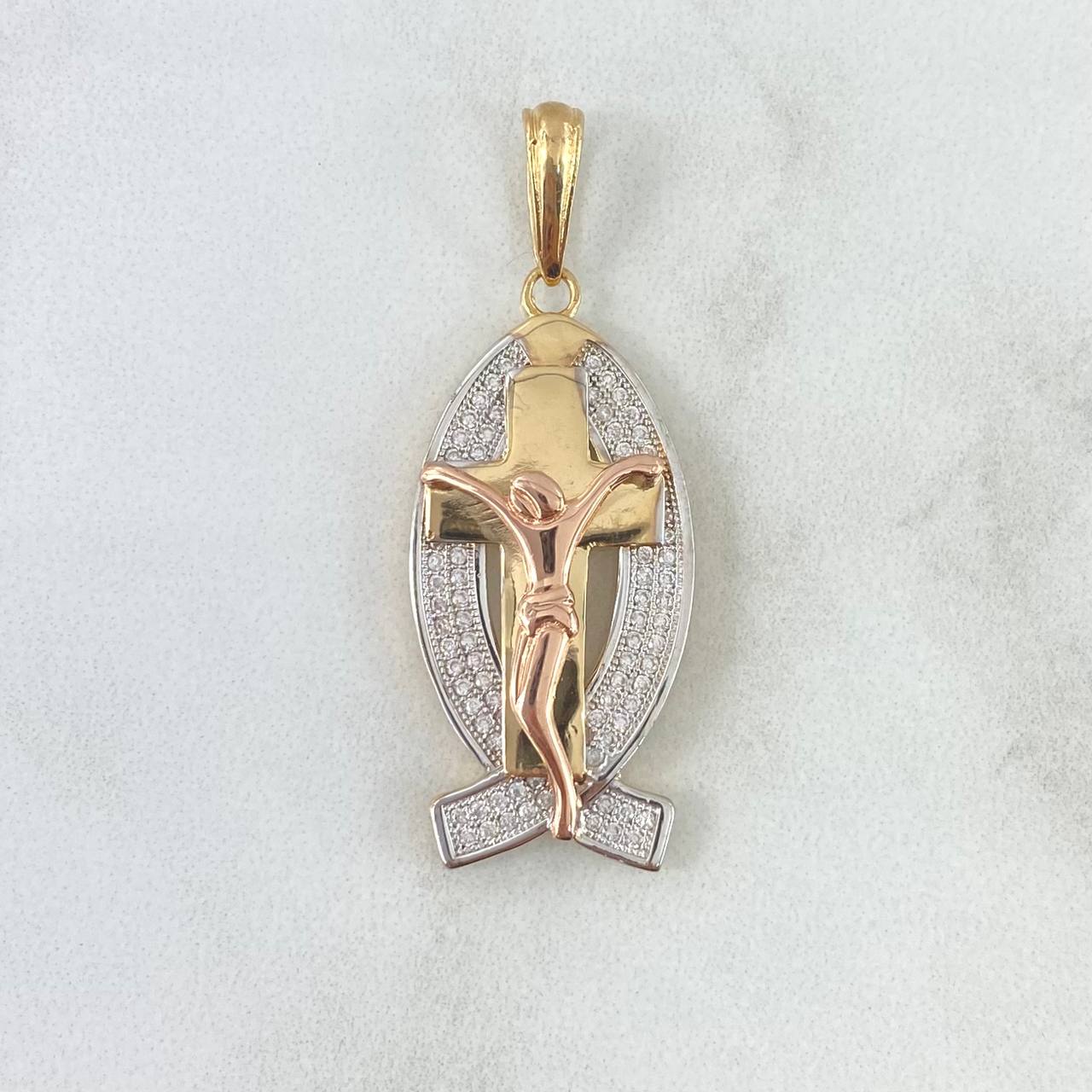 Dije Cruz Cristo Pez 6.3gr / 4.2cm / Circones Blancos Tres Oros 18K Dije Cruz Cristo Pez 6.3gr / 4.2cm / Circones Blancos Tres Oros 18K