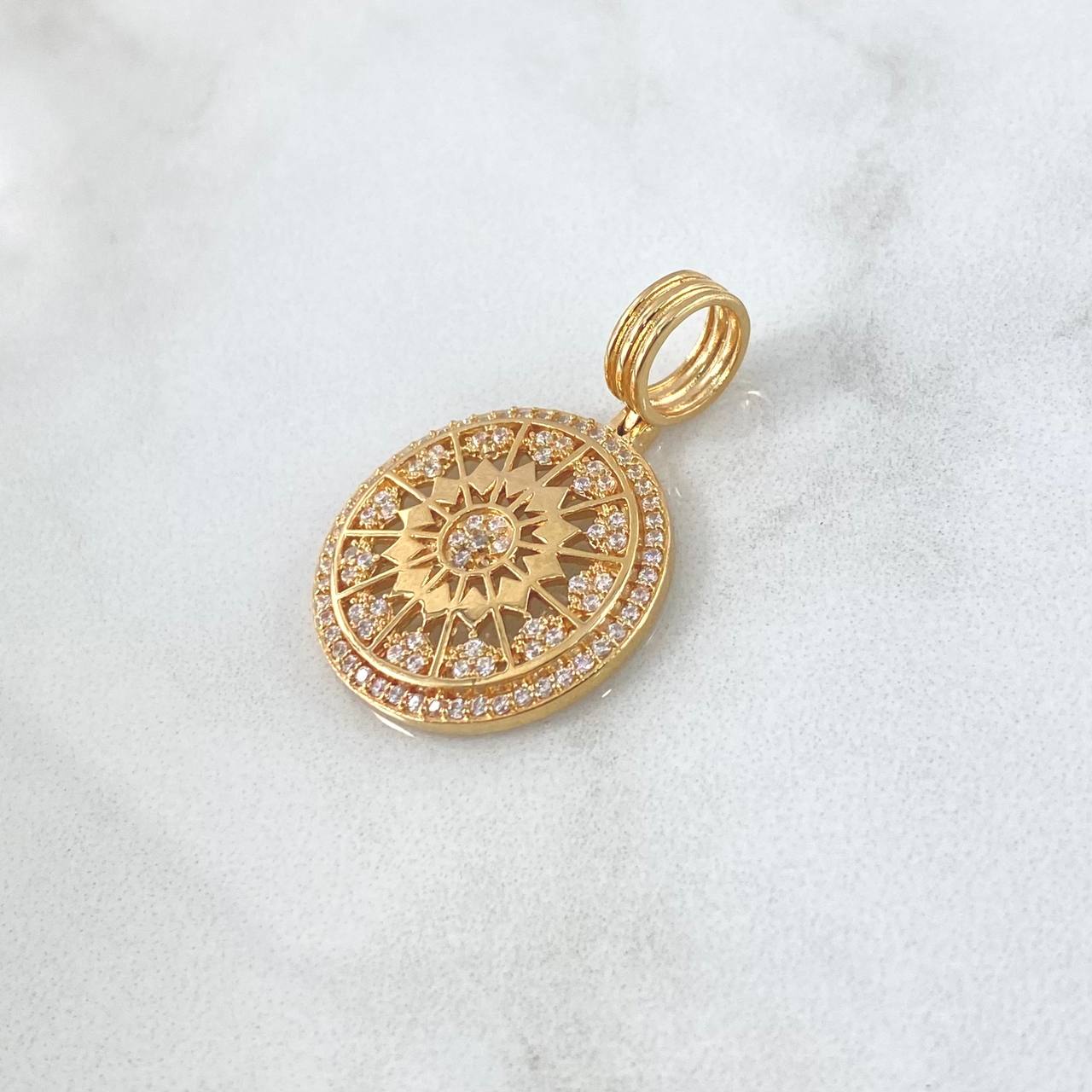 Dije Caleidoscopio 4.3gr / 2.8cm / Circones Blancos Oro Amarillo 18K Dije Caleidoscopio 4.3gr / 2.8cm / Circones Blancos Oro Amarillo 18K