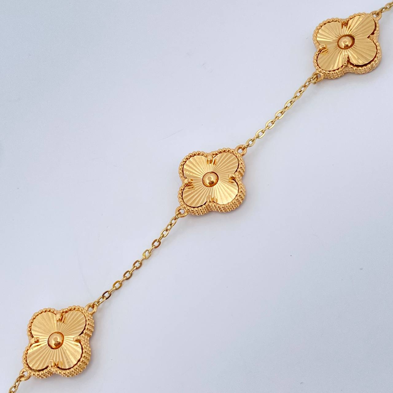 Pulso Aro Seguido Treboles 6.45gr / 16cm-18cm / 1.25mm Oro Amarillo 18K & Pulso Aro Seguido Treboles 6.45gr / 16cm-18cm / 1.25mm Oro Amarillo 18K &