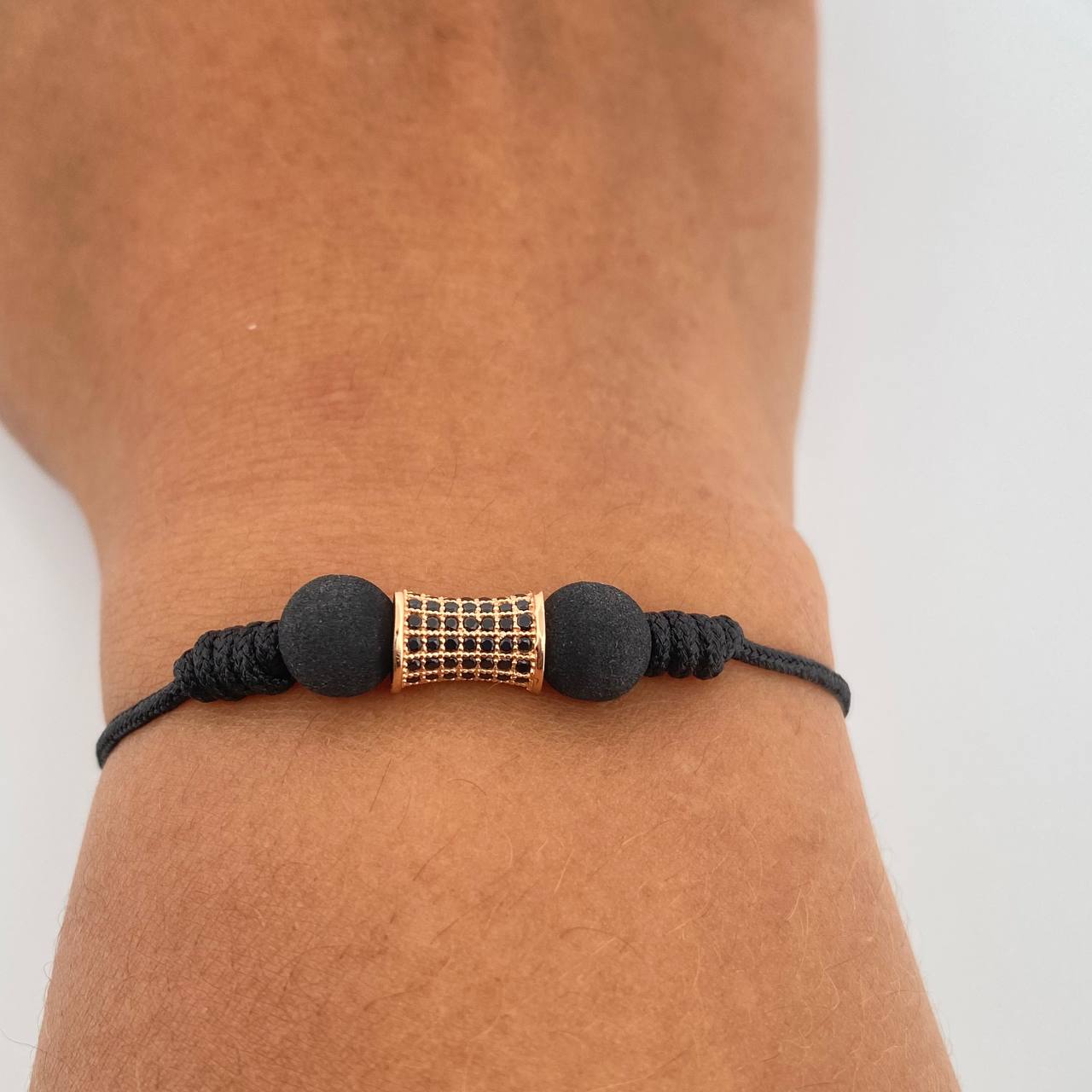Pulsera Tejida Negra Cilindro 1.55gr / Oro Rosa 18K % Pulsera Tejida Negra Cilindro 1.55gr / Oro Rosa 18K %