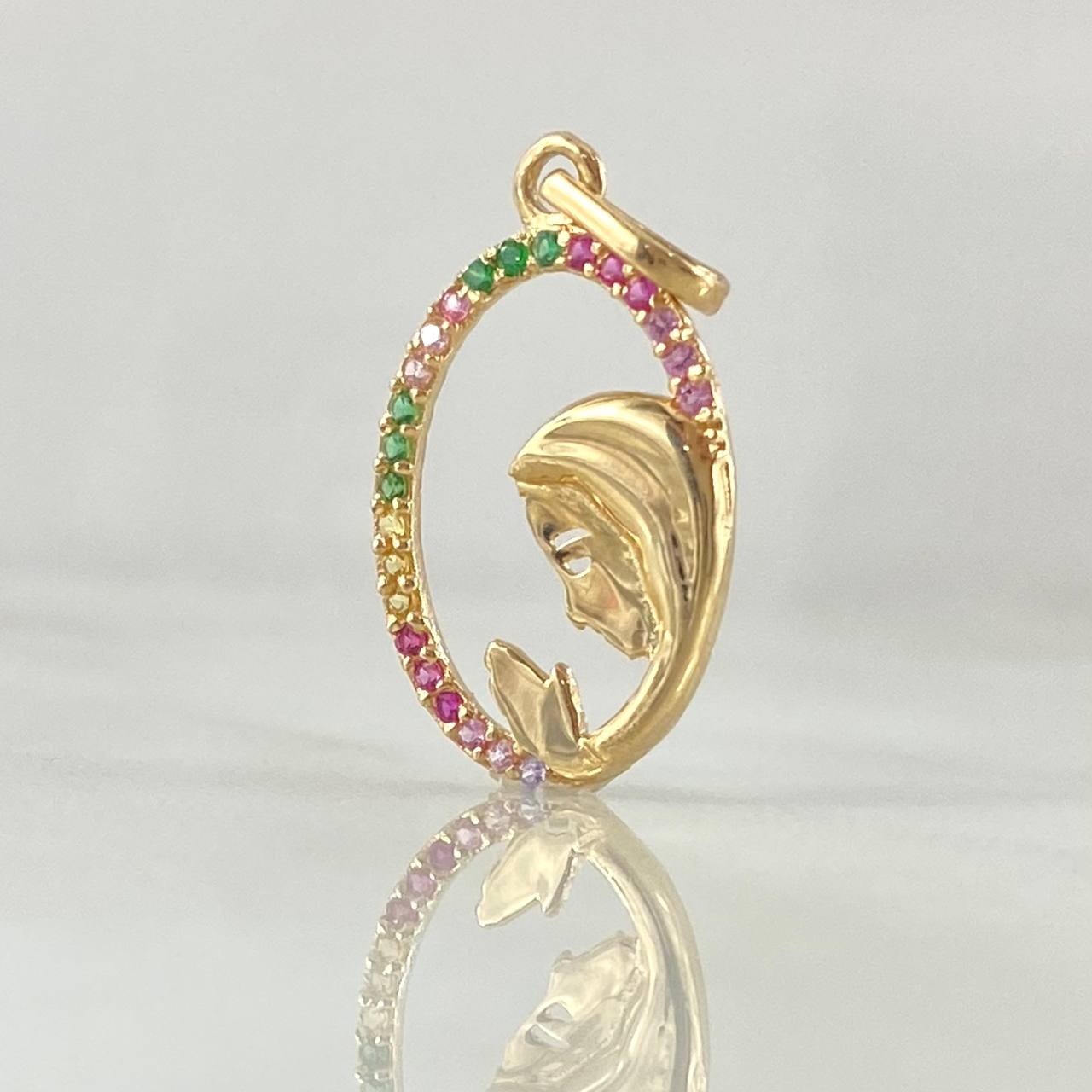 Dije Virgen Maria Circulo Floreado 1gr / 2.2cm / Oro 18K * Dije Virgen Maria Circulo Floreado 1gr / 2.2cm / Oro 18K *