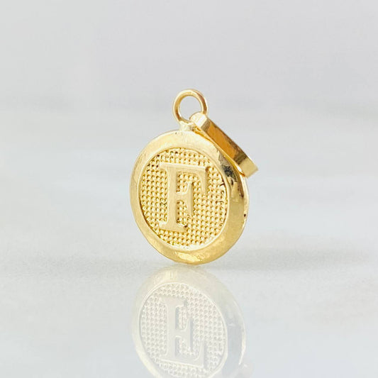 Dije Letra F 0.65gr / 2cm / Oro Amarillo 18K ©