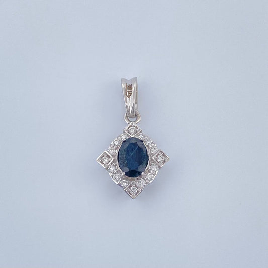 Dije Rombo Zafiro Diamantes 1.55gr / 1.8cm / Oro Blanco 18K %