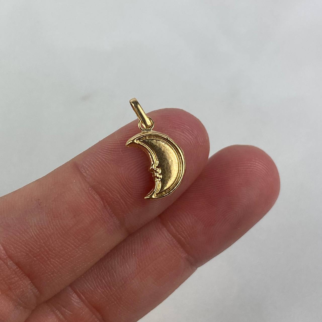Dije Media Luna 0.55gr / 1.8 Troquelado Oro Amarillo Dije Media Luna 0.55gr / 1.8 Troquelado Oro Amarillo