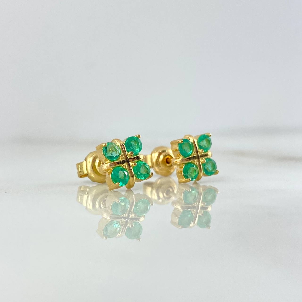 Topos Flor Regalo 2.85gr / 0.8cm / Esmeraldas 70pts Broche Mariposa Oro Amarillo (Joya) Topos Flor Regalo 2.85gr / 0.8cm / Esmeraldas 70pts Broche Mariposa Oro Amarillo (Joya)