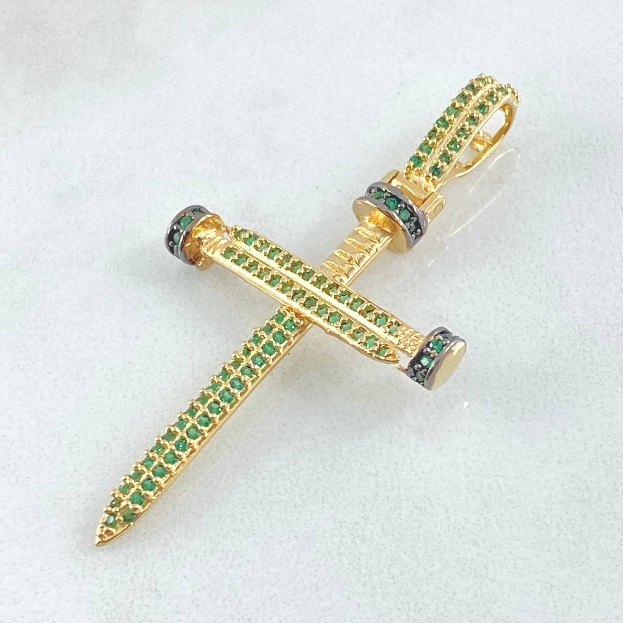 Dije Crúz Clavo 3.95gr / 4.7cm / Oro 18K Dije Crúz Clavo 3.95gr / 4.7cm / Oro 18K