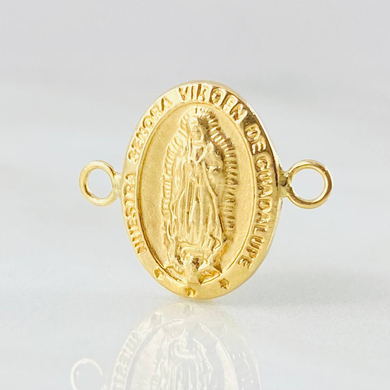 Herraje Virgen Guadalupe Ovalo 0.75gr / 1.8cm / Oro Amarillo 18K © Herraje Virgen Guadalupe Ovalo 0.75gr / 1.8cm / Oro Amarillo 18K ©