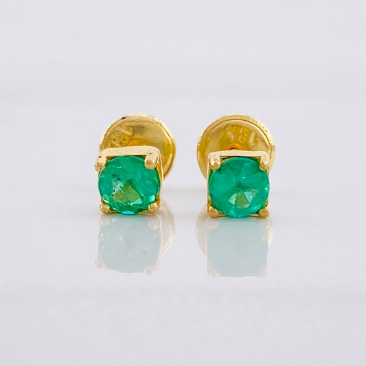 Topos Cuatro Garras Esmeralda 47pts 0.75g / 4.2mm Oro Amarillo 18K