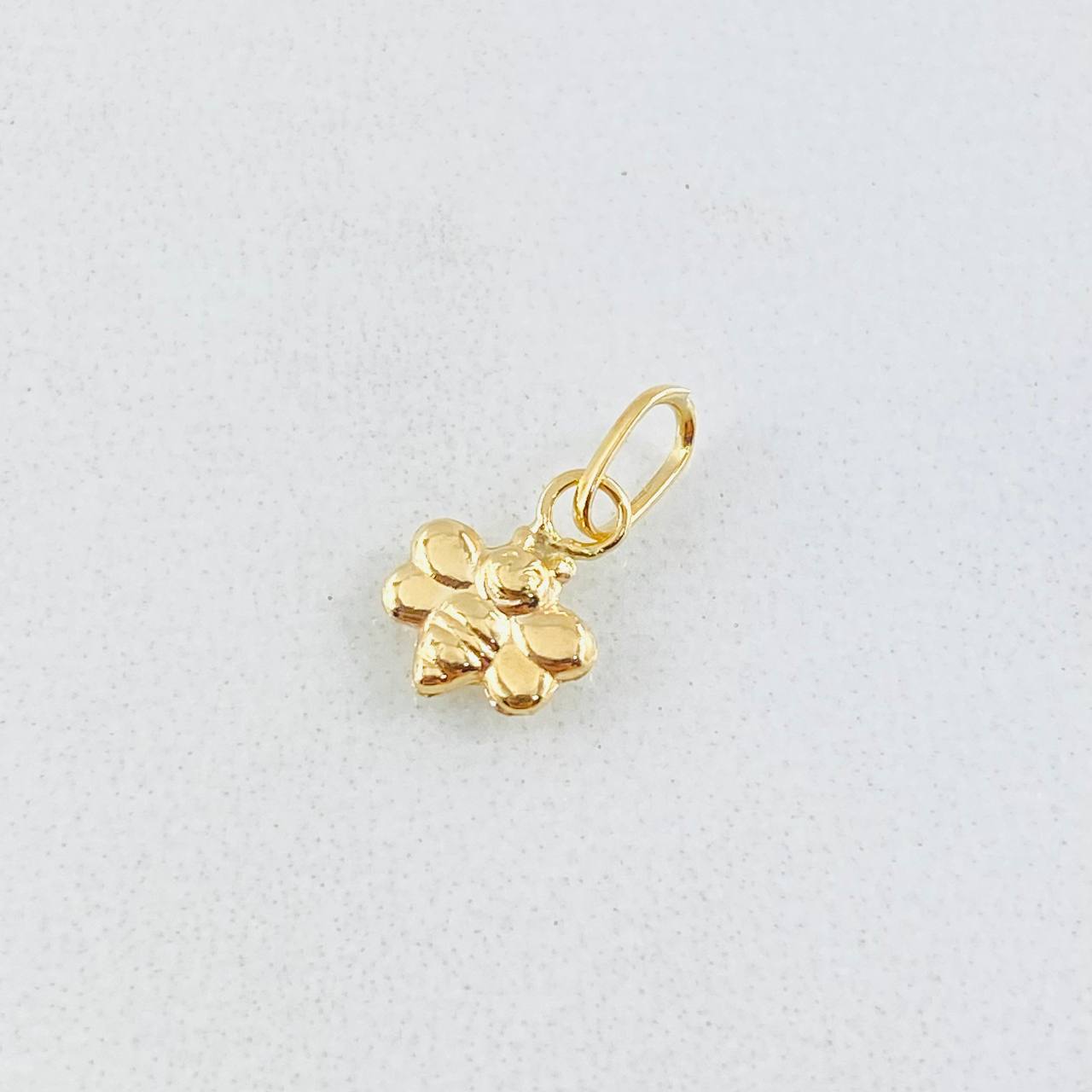 Dije Abeja 0.15gr / 1cm / Oro Amarillo 18K © Dije Abeja 0.15gr / 1cm / Oro Amarillo 18K ©